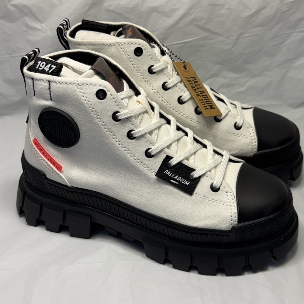 Palladium SIZE 7.5 White and Black REVOLT Platform Sneakers, NWT